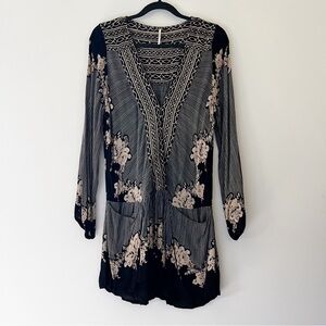 free people | RARE long sleeve boho dress with front pockets xs